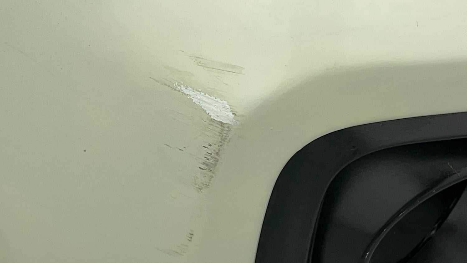 Used 2022 maruti-suzuki Vitara Brezza ZXi Petrol Manual dents MINOR SCRATCH