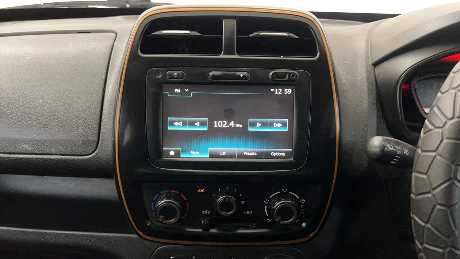 Used 2017 Renault Kwid CLIMBER 1.0 Petrol Manual interior MUSIC SYSTEM & AC CONTROL VIEW