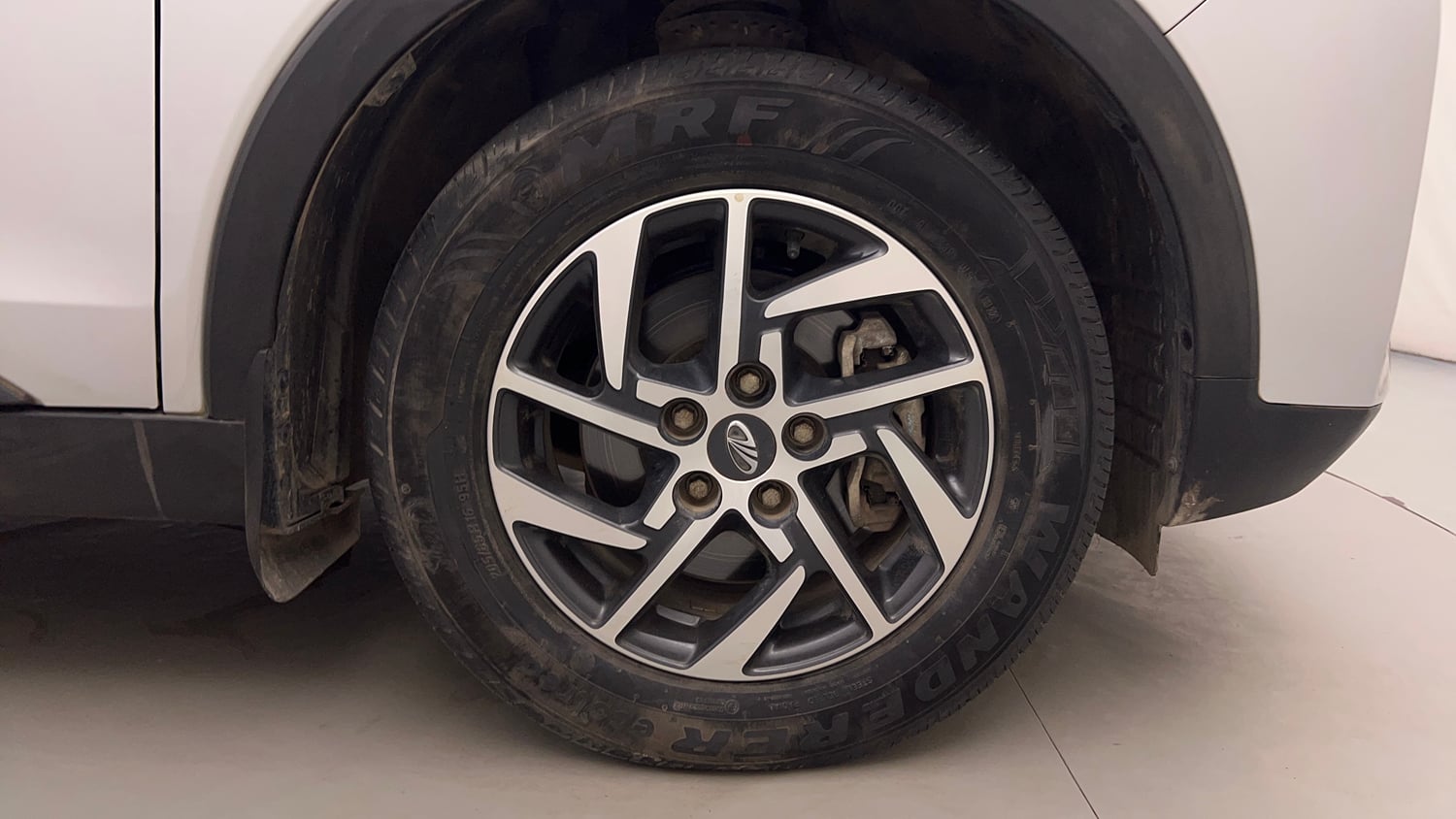 Used 2022 Mahindra XUV 300 W8 (O) 1.2 Petrol Petrol Manual tyres RIGHT FRONT TYRE RIM VIEW