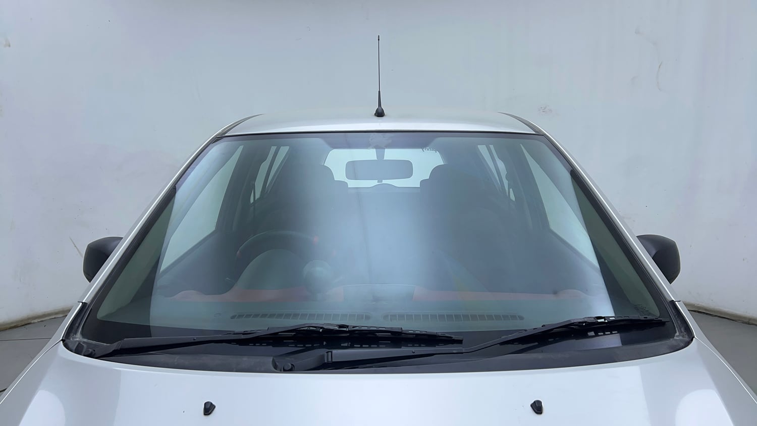Used 2014 Maruti Suzuki Ritz Vxi BS-IV Petrol Manual exterior FRONT WINDSHIELD VIEW