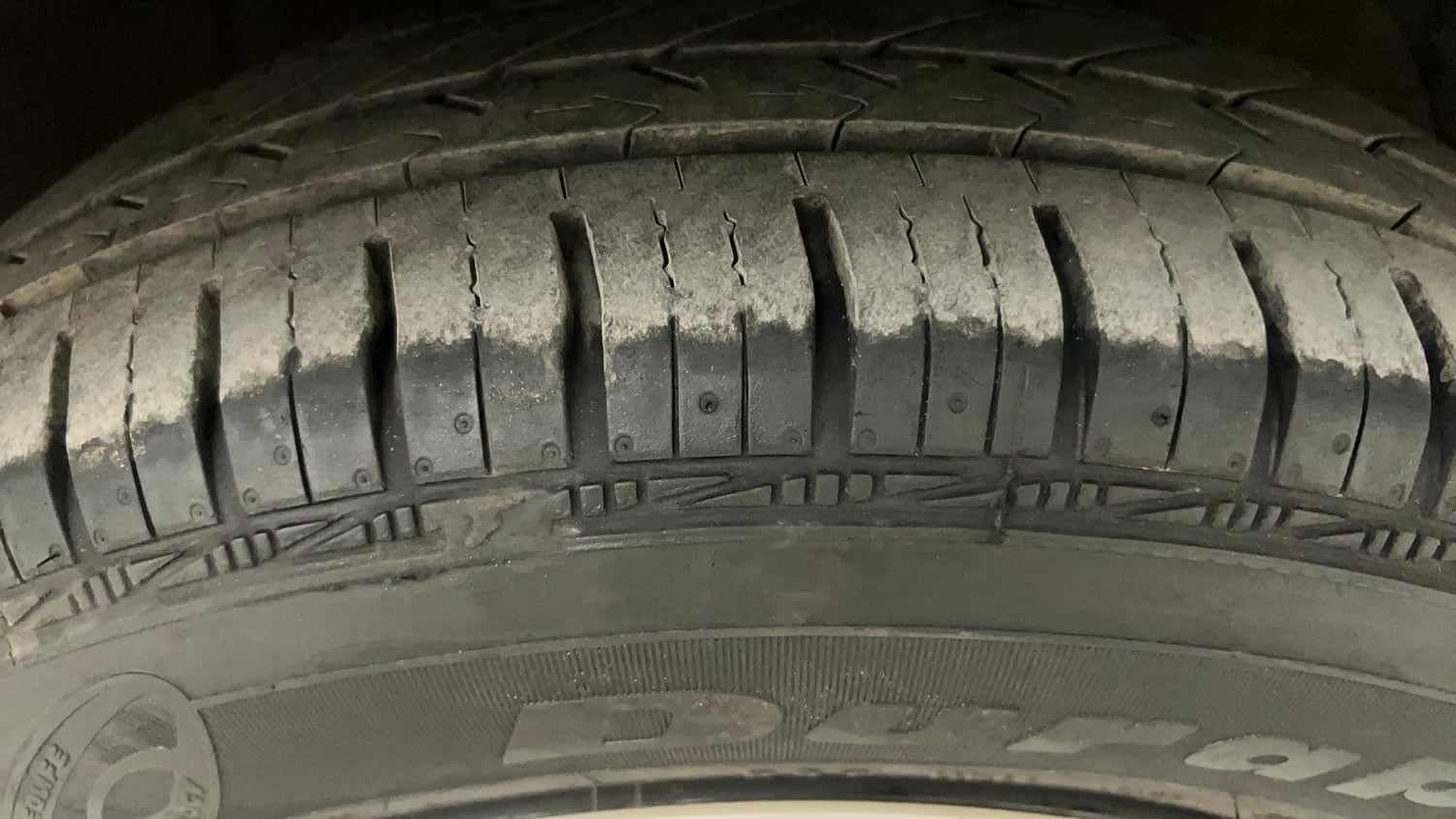 Used 2018 Maruti Suzuki Dzire VDi AMT Diesel Automatic tyres RIGHT FRONT TYRE TREAD VIEW