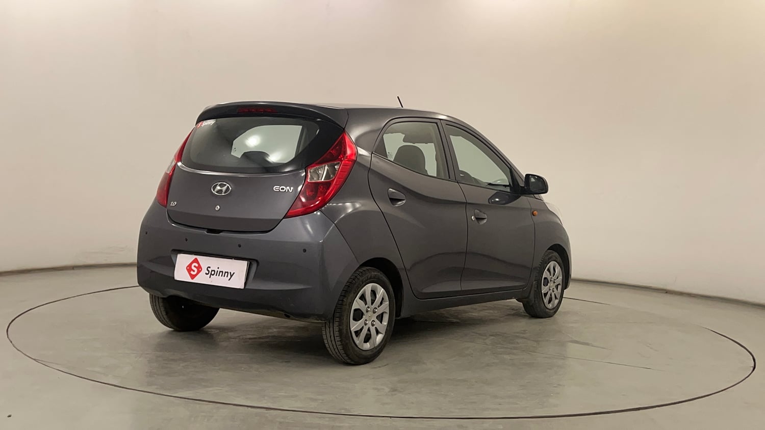 Used 2017 Hyundai Eon Magna Petrol Manual exterior RIGHT REAR CORNER VIEW