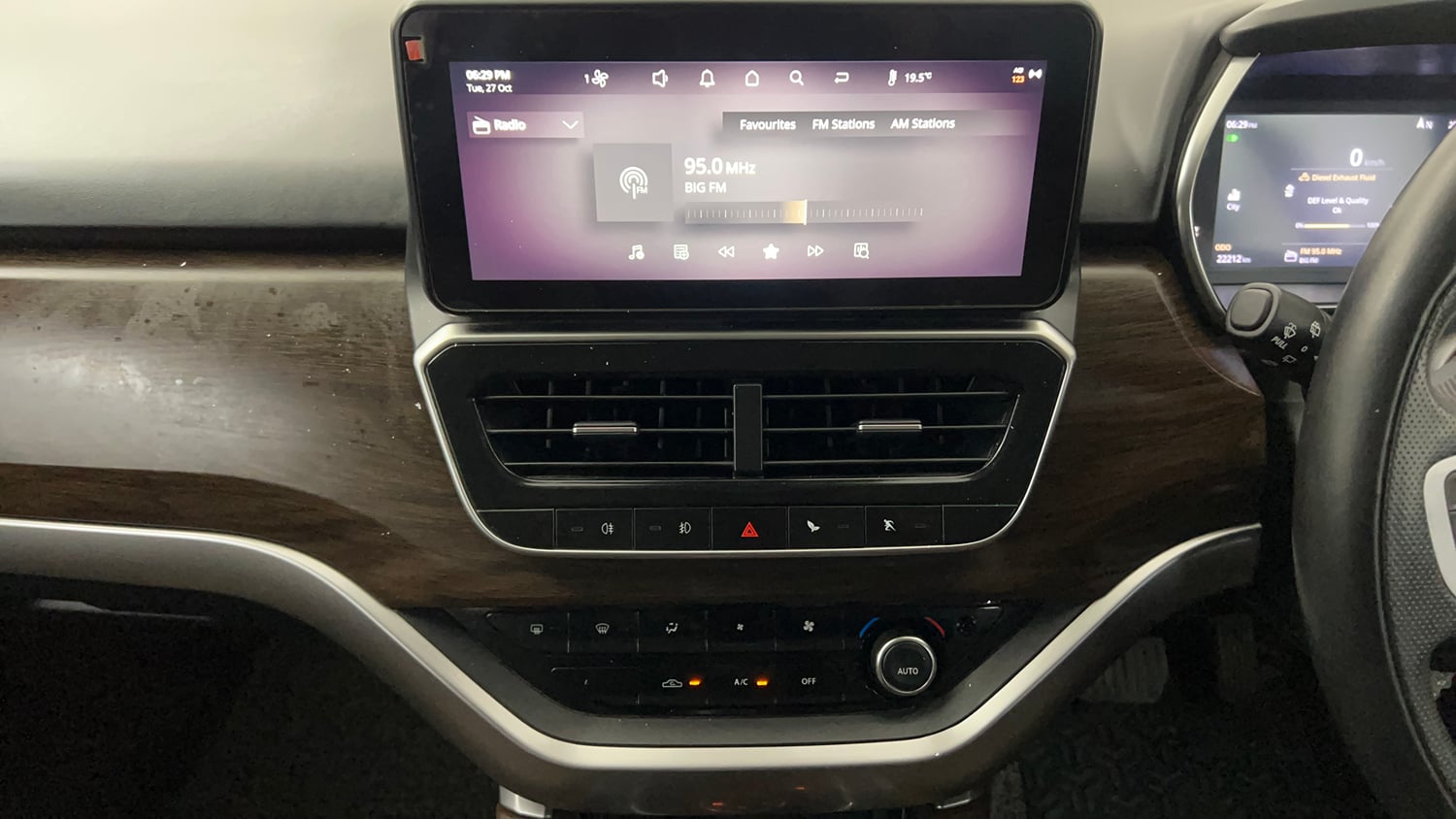 Used 2023 Tata Harrier XZA Plus Dual Tone Diesel Automatic interior MUSIC SYSTEM & AC CONTROL VIEW