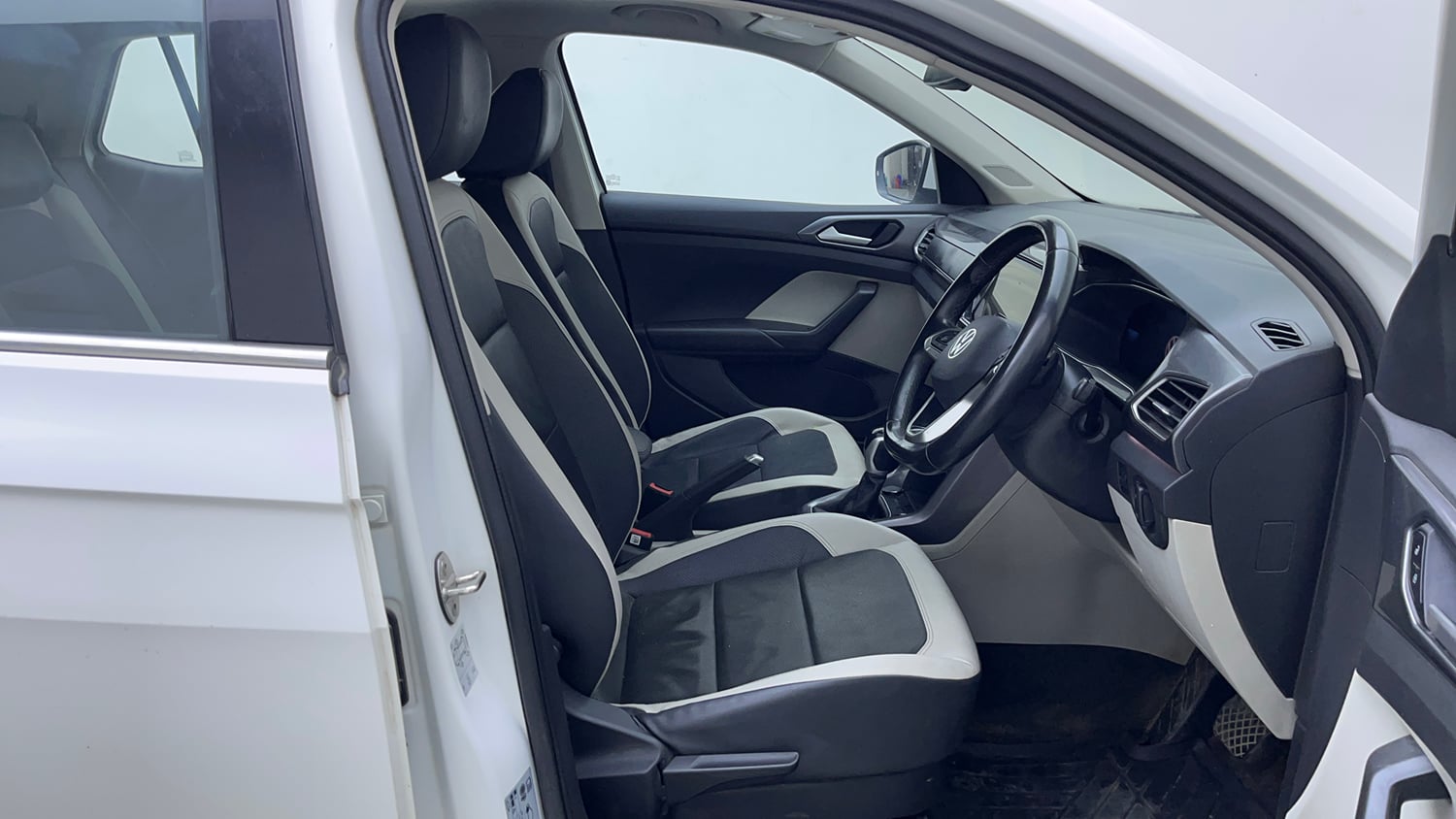Used 2023 Volkswagen Taigun Topline 1.0 TSI AT Petrol Automatic interior RIGHT SIDE FRONT DOOR CABIN VIEW