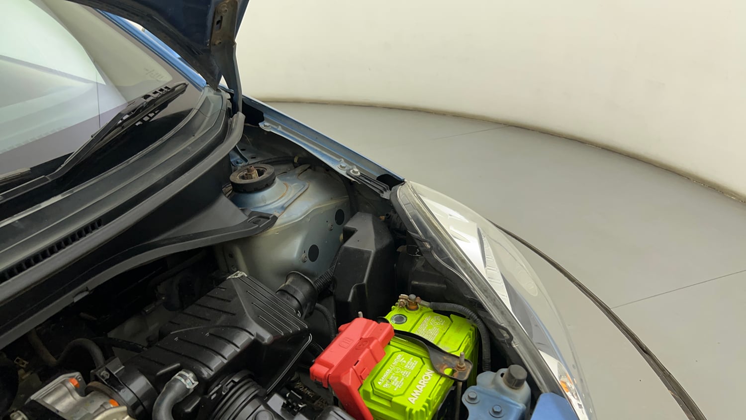Used 2014 Honda Amaze 1.2 S i-VTEC Petrol Manual engine ENGINE LEFT SIDE HINGE & APRON VIEW
