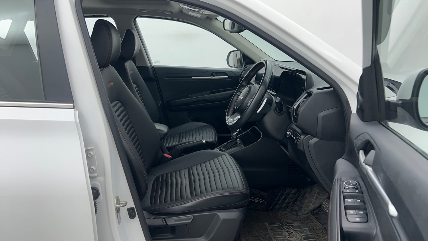 Used 2022 Kia Sonet GTX Plus 1.5 AT Diesel Automatic interior RIGHT SIDE FRONT DOOR CABIN VIEW