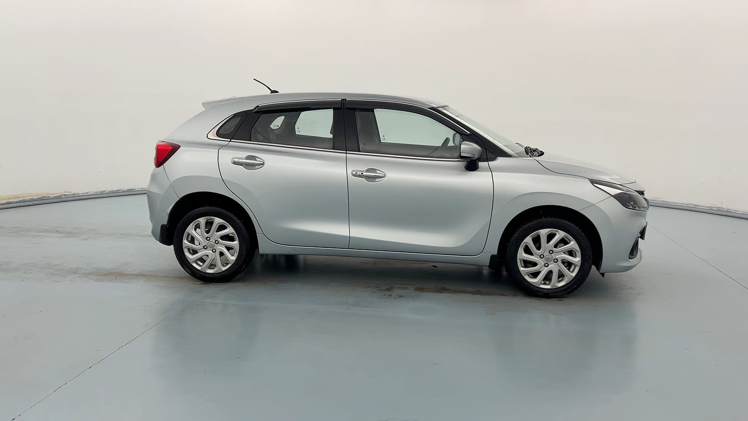 Used 2023 Maruti Suzuki Baleno Zeta MT Petrol Manual exterior RIGHT SIDE VIEW