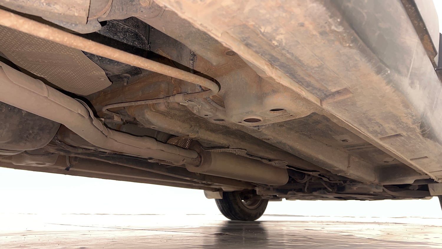 Used 2022 Mahindra XUV 300 W8 (O) 1.2 Petrol Petrol Manual extra REAR RIGHT UNDERBODY VIEW
