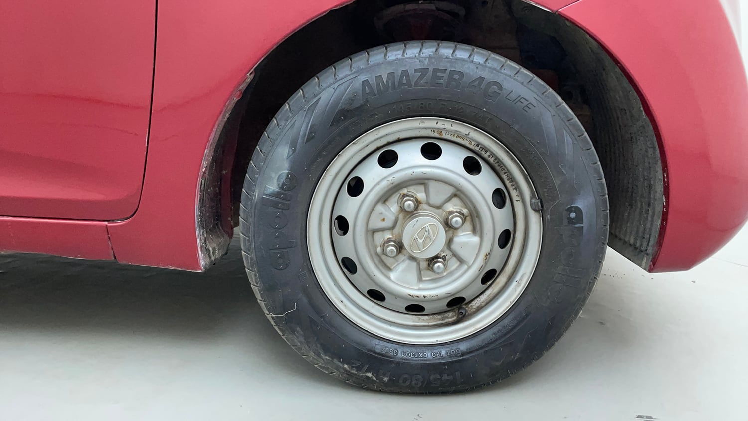 Used 2016 Hyundai Eon D-Lite + Petrol Manual tyres RIGHT FRONT TYRE RIM VIEW