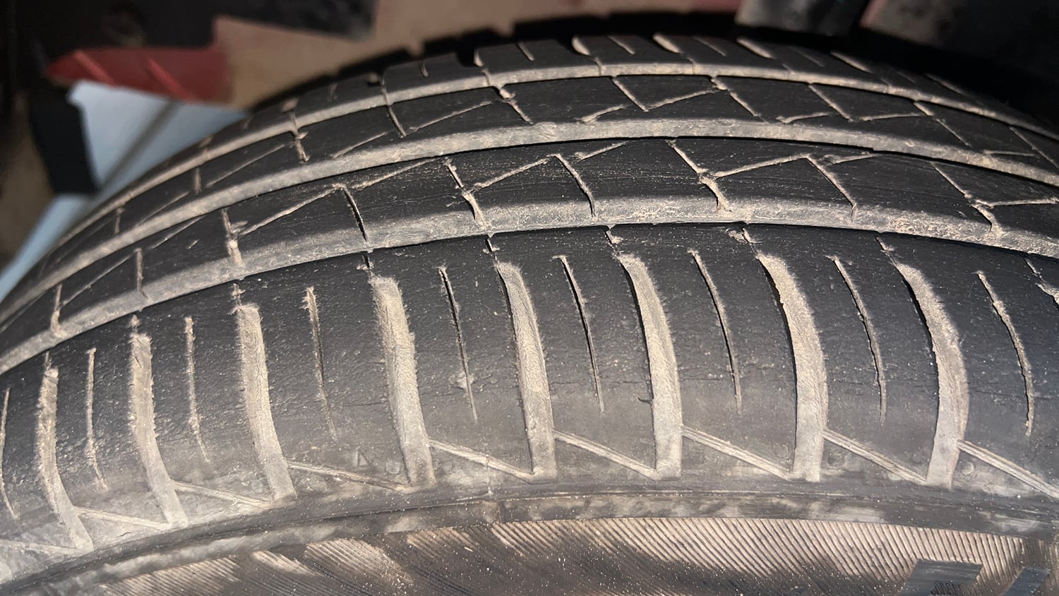 Used 2022 Renault Kwid RXT 1.0 AMT Petrol Automatic tyres LEFT FRONT TYRE TREAD VIEW
