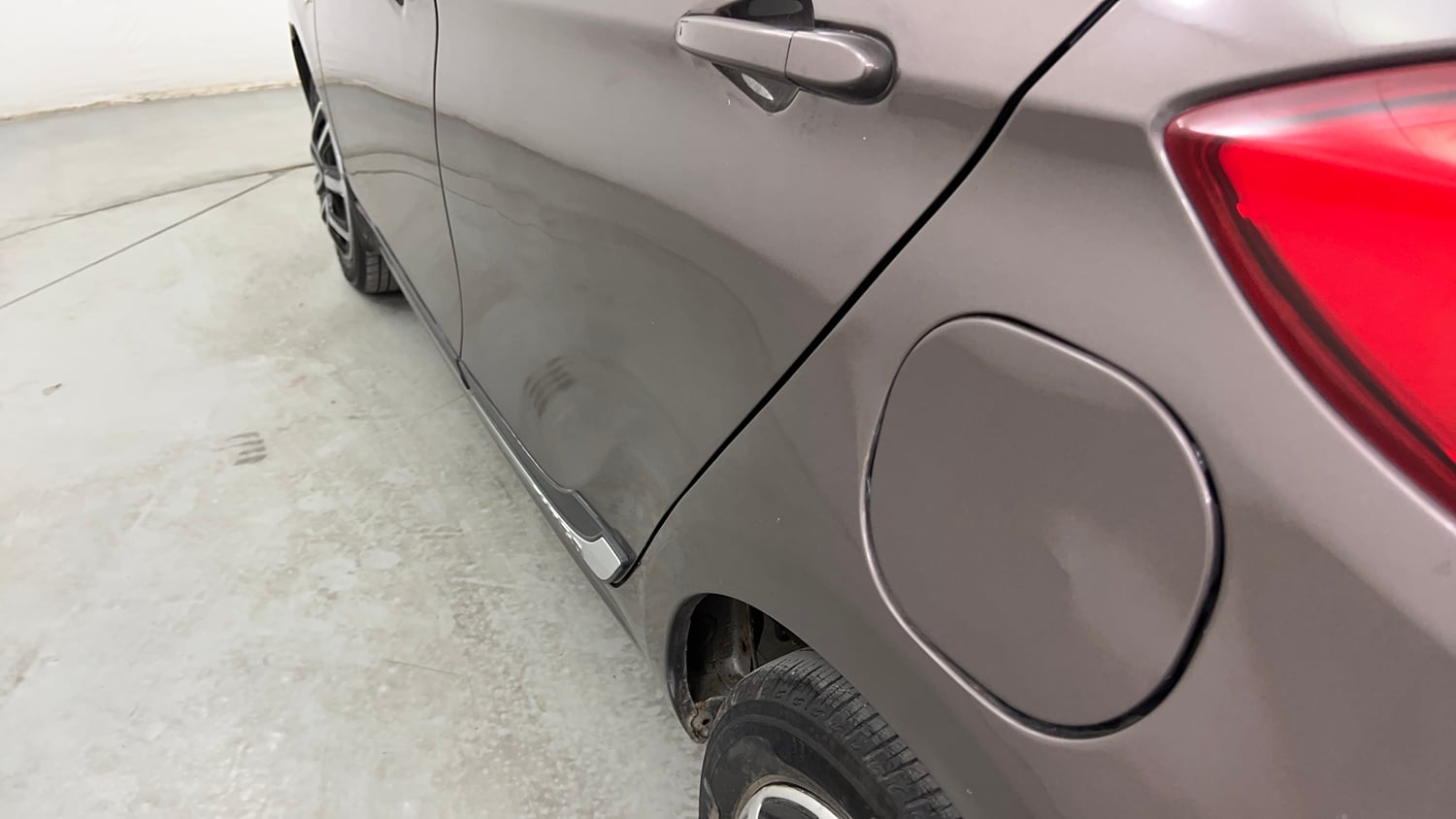 Used 2018 Tata Tiago Revotron XT Petrol Manual dents MINOR SCRATCH