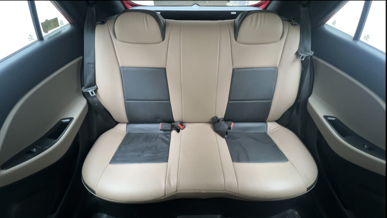 Used 2015 Hyundai Elite i20 Sportz 1.2 Petrol Manual interior REAR SEAT CONDITION VIEW