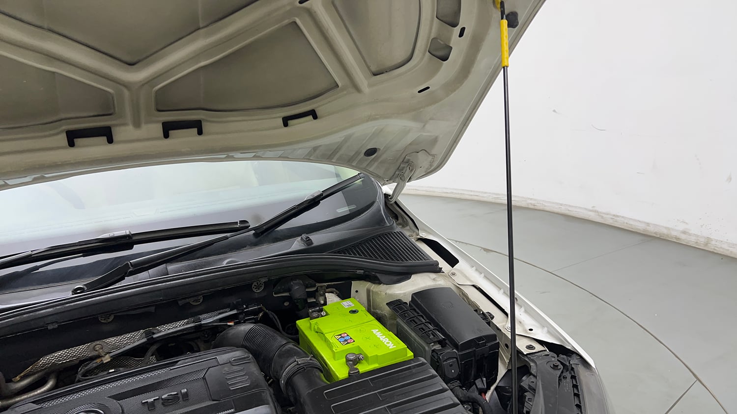 Used 2017 Skoda Octavia 1.8 TSI Ambition Plus AT Petrol Automatic engine ENGINE LEFT SIDE HINGE & APRON VIEW