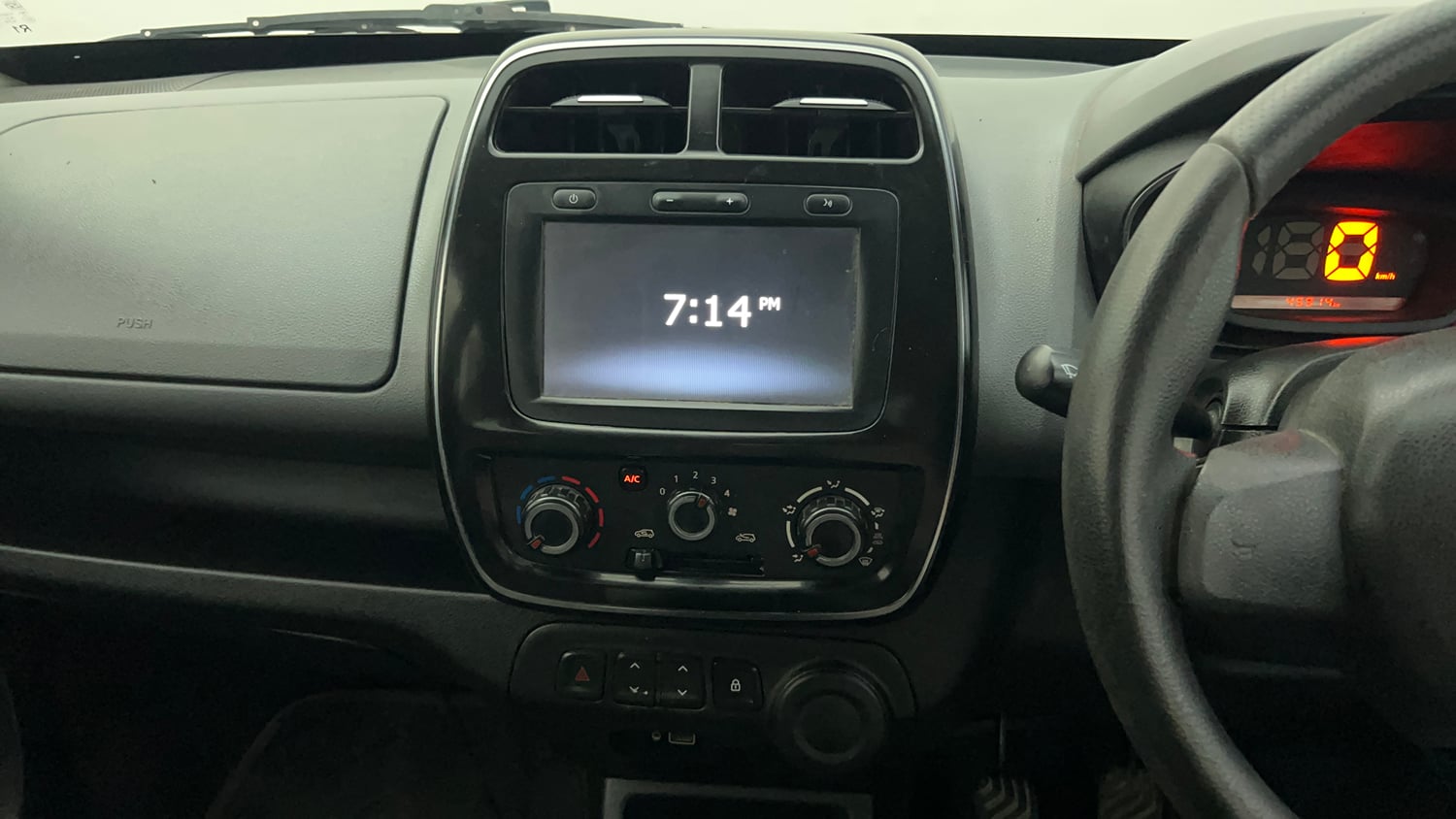 Used 2019 Renault Kwid RXT (O) 1.0 SCE Edition Petrol Manual interior MUSIC SYSTEM & AC CONTROL VIEW