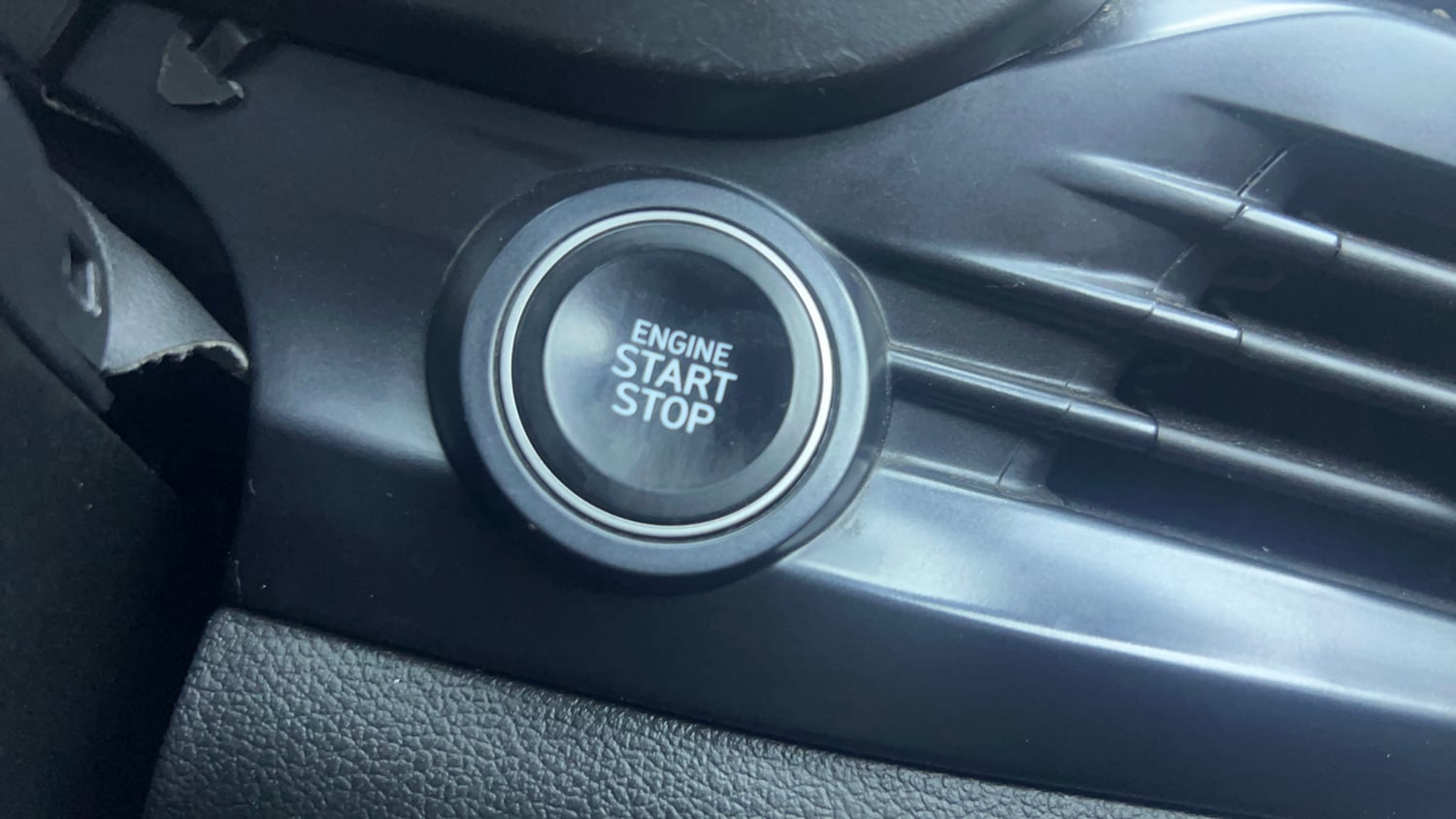 Used 2021 Hyundai i20 Asta 1.2 IVT Petrol Automatic top_features Keyless start