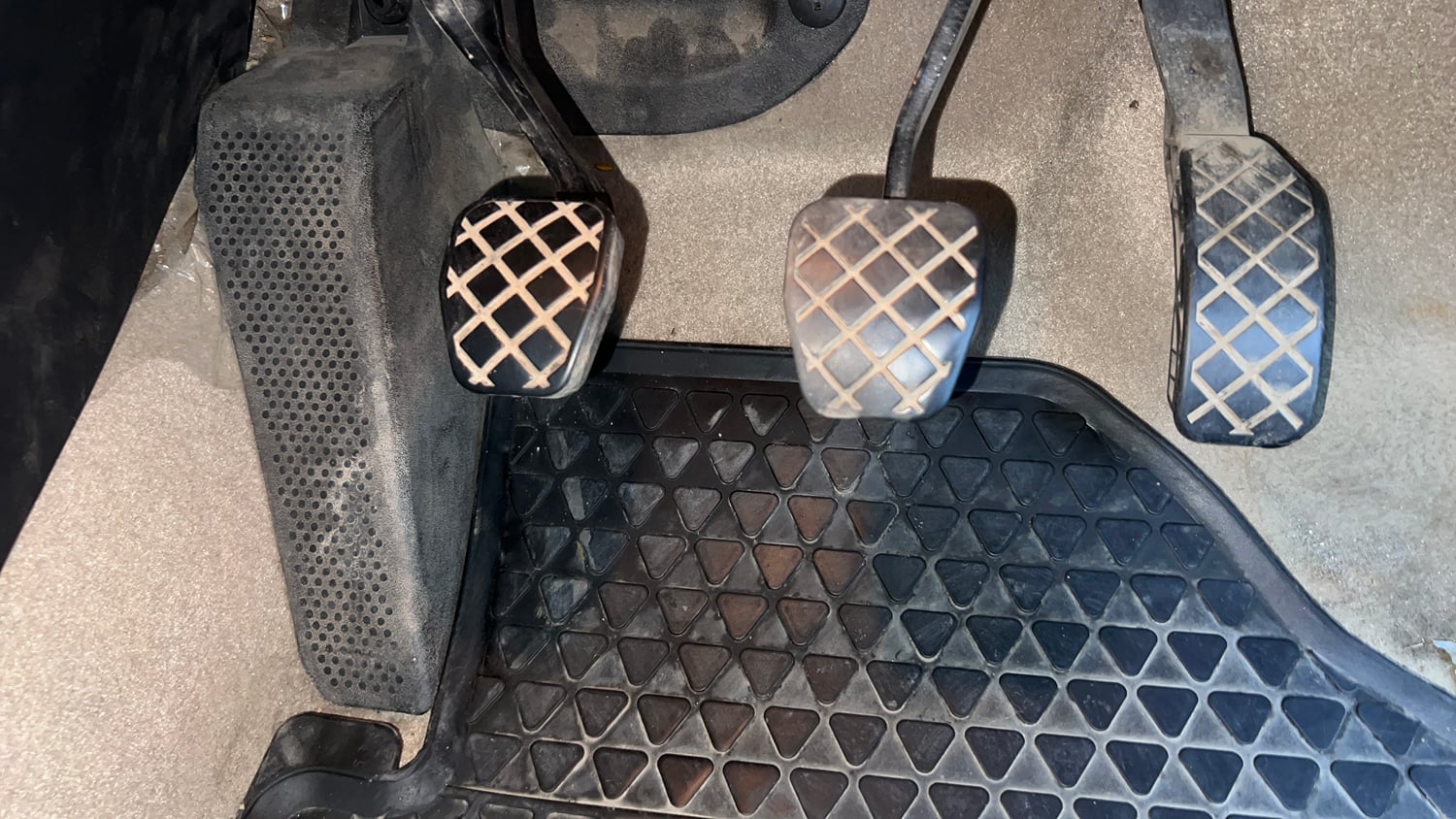Used 2016 Volkswagen Ameo Comfortline 1.2L (P) Petrol Manual interior PEDALS VIEW