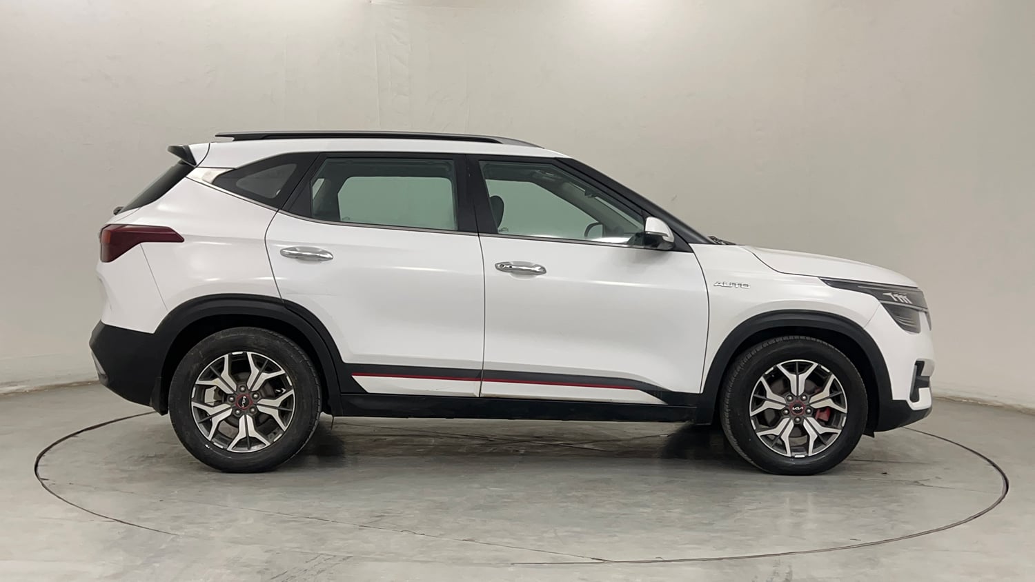 Used 2022 Kia Seltos GTX Plus 1.5 Diesel AT Diesel Automatic exterior RIGHT SIDE VIEW