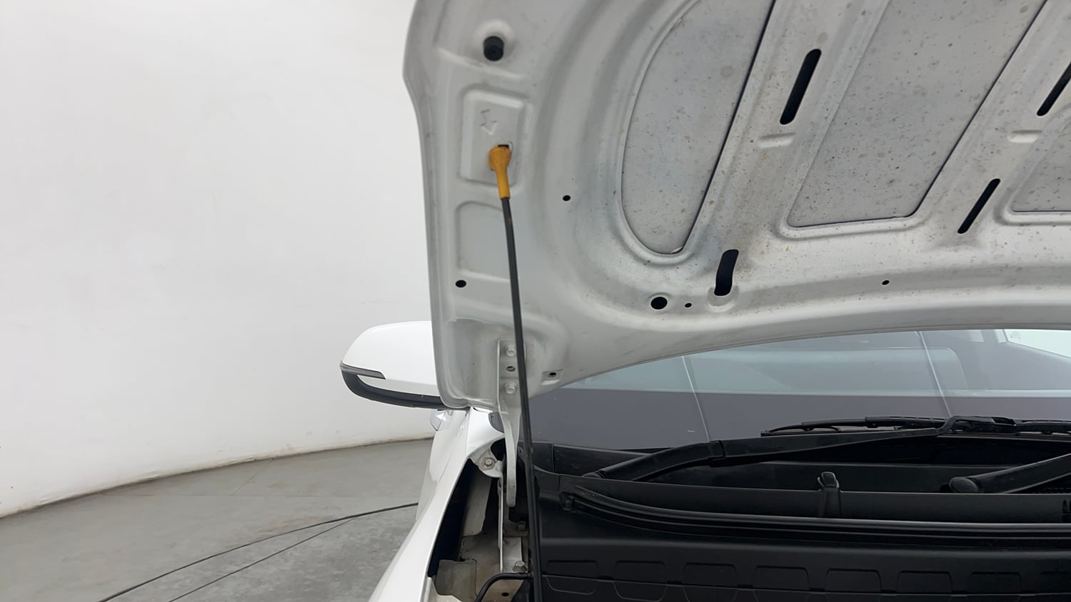 Used 2022 Kia Sonet GTX Plus 1.5 AT Diesel Automatic engine ENGINE RIGHT SIDE HINGE & APRON VIEW