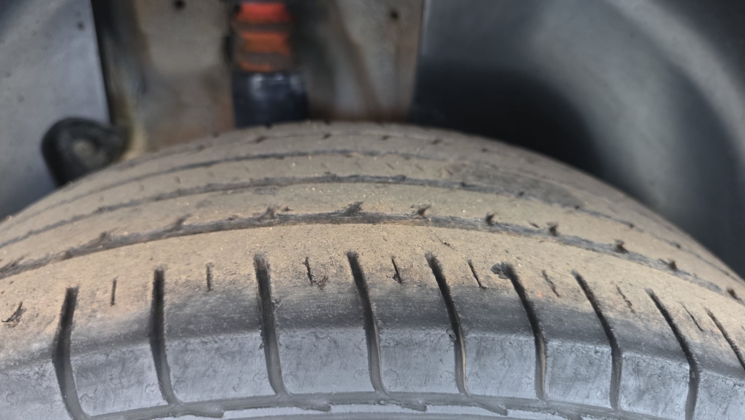 Used 2020 Kia Seltos HTX IVT 1.5 Petrol Automatic tyres RIGHT REAR TYRE TREAD VIEW
