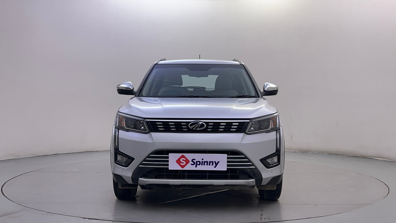 Used 2022 Mahindra XUV 300 W8 (O) 1.2 Petrol Petrol Manual exterior FRONT VIEW