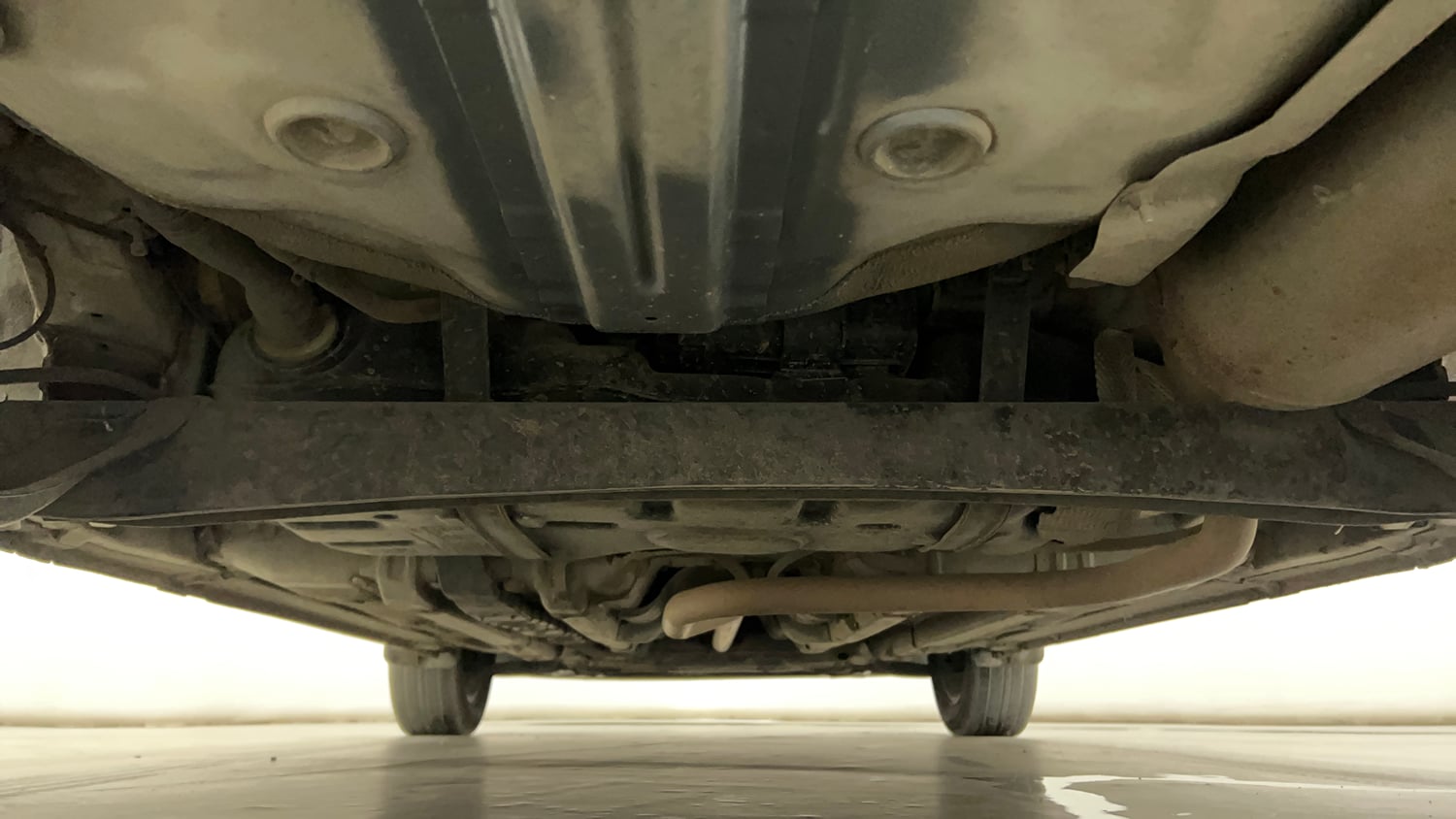 Used 2019 Hyundai Elite i20 Sportz Plus 1.2 CVT Petrol Automatic extra REAR UNDERBODY VIEW (TAKEN FROM REAR)
