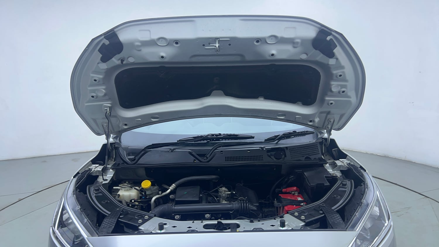 Used 2023 Nissan Magnite XE Petrol Manual engine ENGINE & BONNET OPEN FRONT VIEW