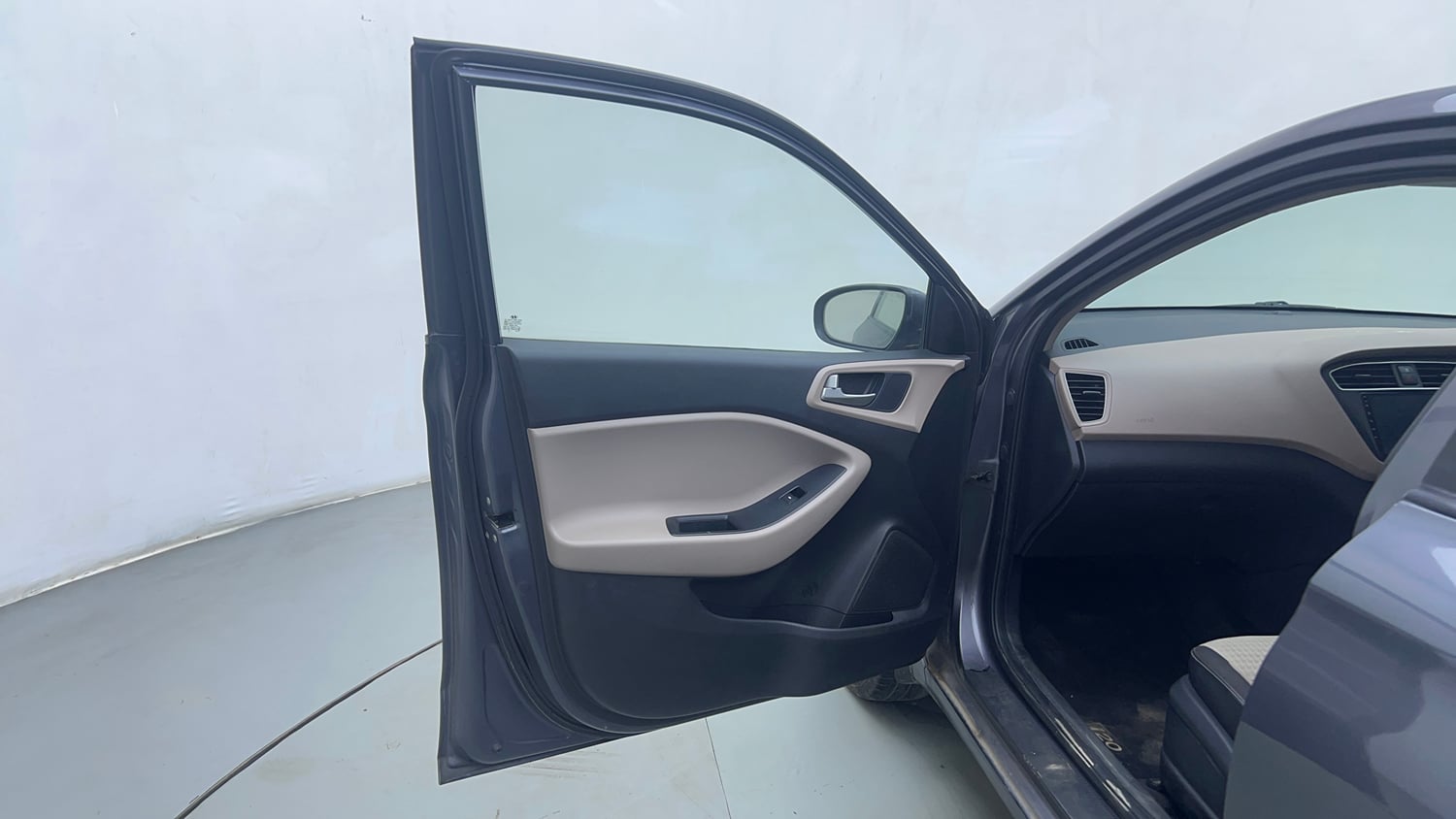 Used 2019 Hyundai Elite i20 Sportz Plus 1.2 Petrol Manual interior LEFT FRONT DOOR OPEN VIEW