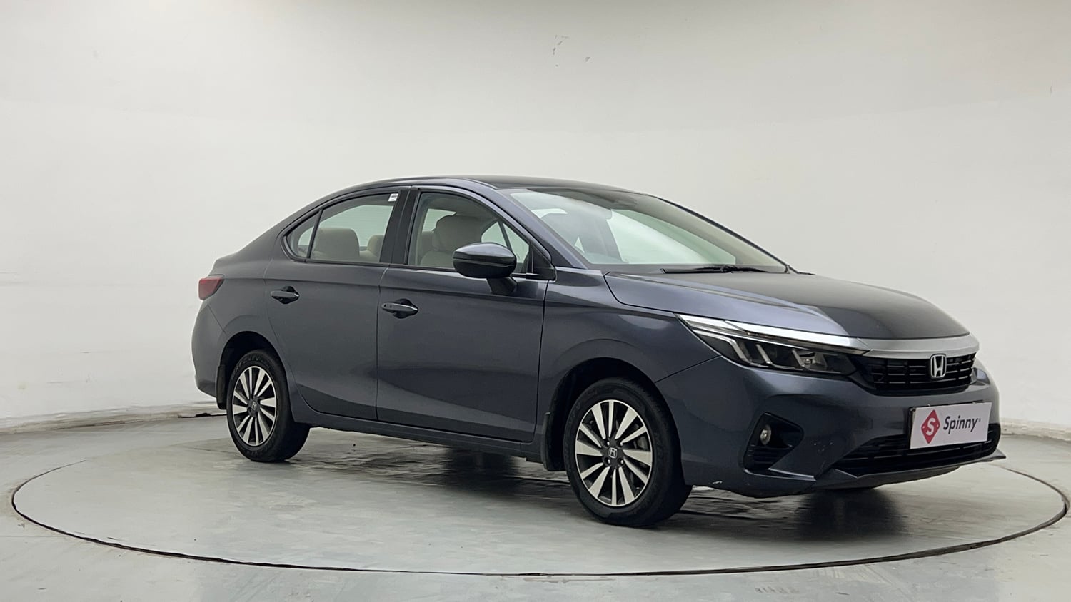 Used 2024 Honda City V Petrol CVT Petrol Automatic exterior RIGHT FRONT CORNER VIEW