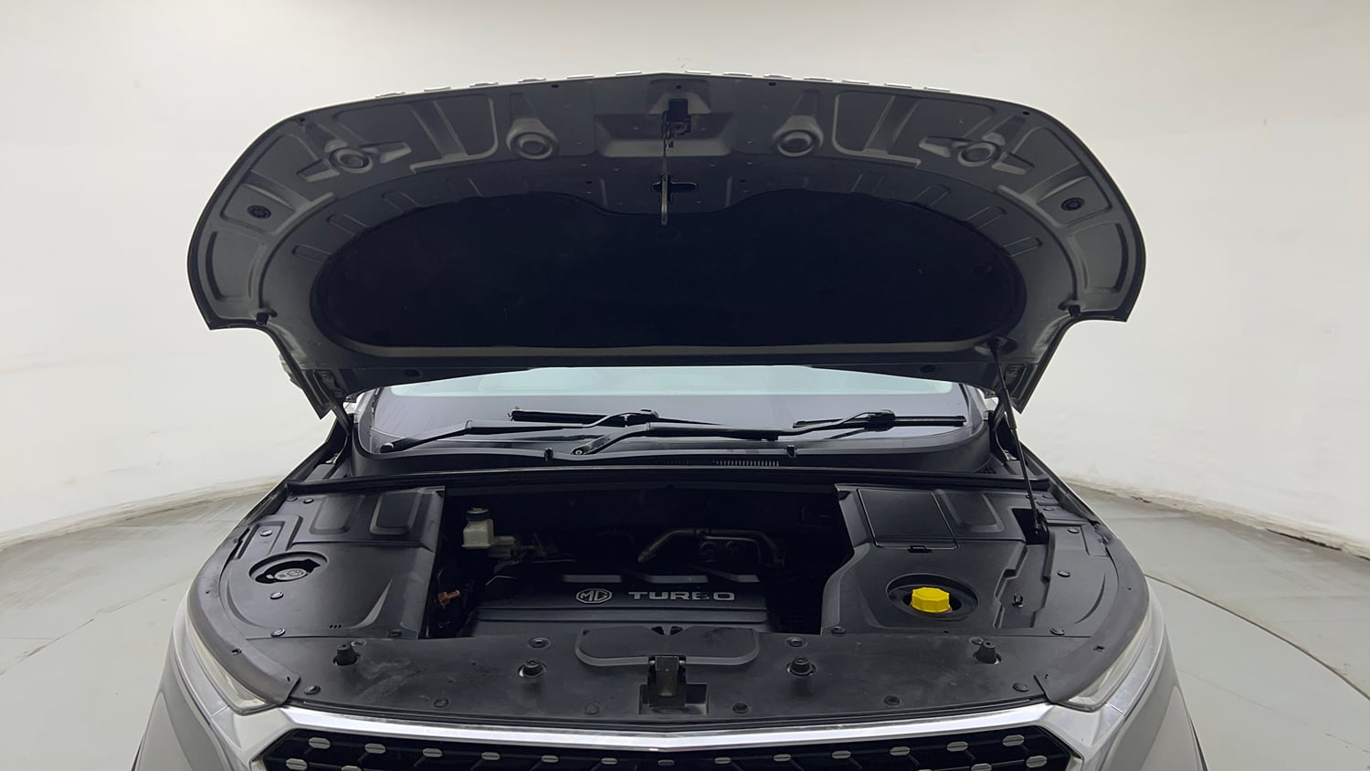 Used 2021 MG Motors Hector Sharp 1.5 Petrol Turbo DCT Petrol Automatic engine ENGINE & BONNET OPEN FRONT VIEW
