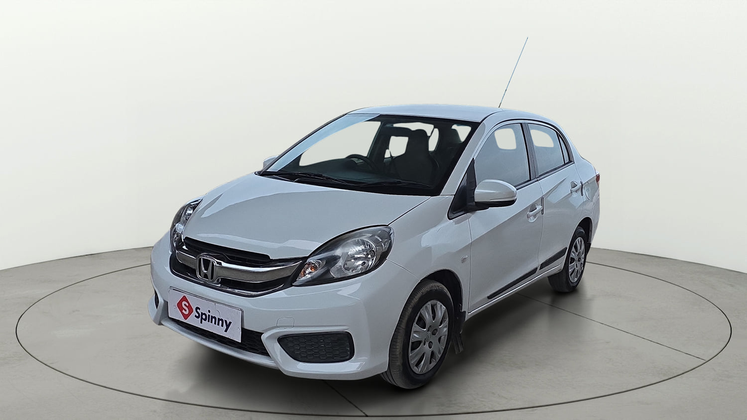Used 2016 Honda Amaze 1.2 S i-VTEC Petrol Manual exterior LEFT FRONT CORNER VIEW
