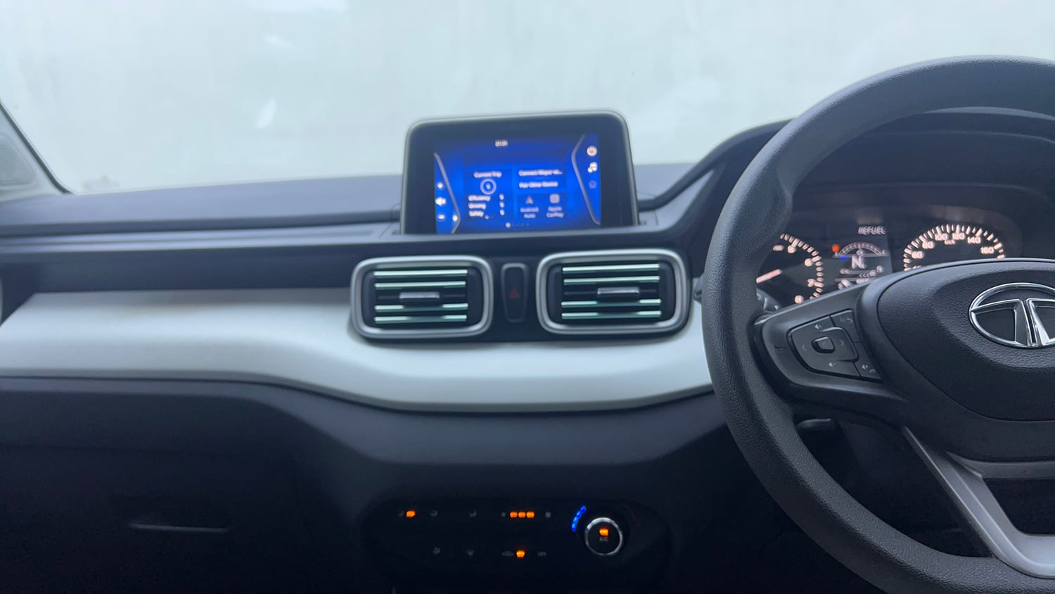 Used 2023 Tata Punch Accomplished AMT Petrol Automatic interior MUSIC SYSTEM & AC CONTROL VIEW