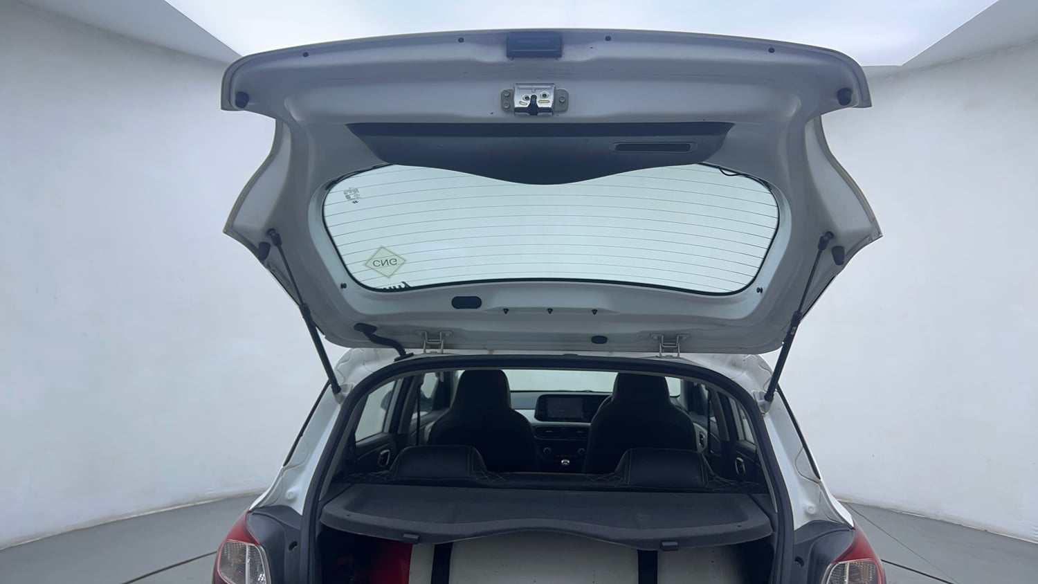 Used 2021 Hyundai Grand i10 Nios Sportz 1.2 Kappa VTVT CNG Cng Manual interior DICKY DOOR OPEN VIEW
