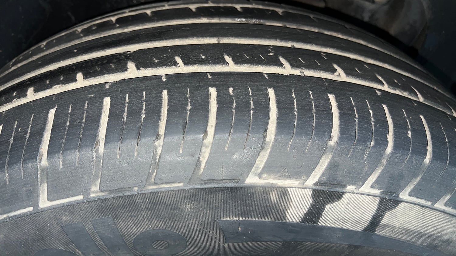 Used 2022 Tata Harrier XTA Plus Dark Edition Diesel Automatic tyres RIGHT REAR TYRE TREAD VIEW