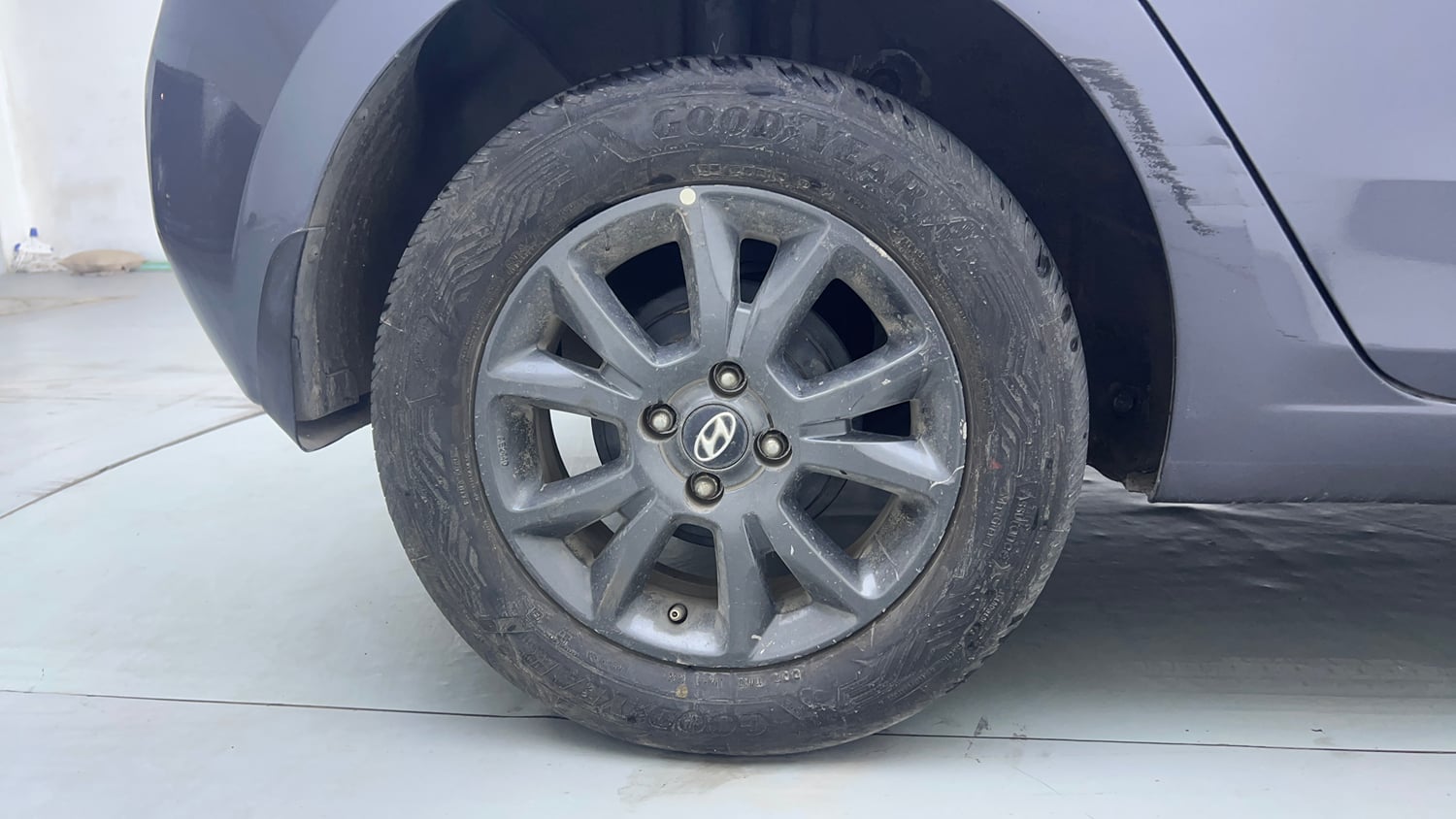 Used 2019 Hyundai Elite i20 Sportz Plus 1.2 Petrol Manual tyres RIGHT REAR TYRE RIM VIEW