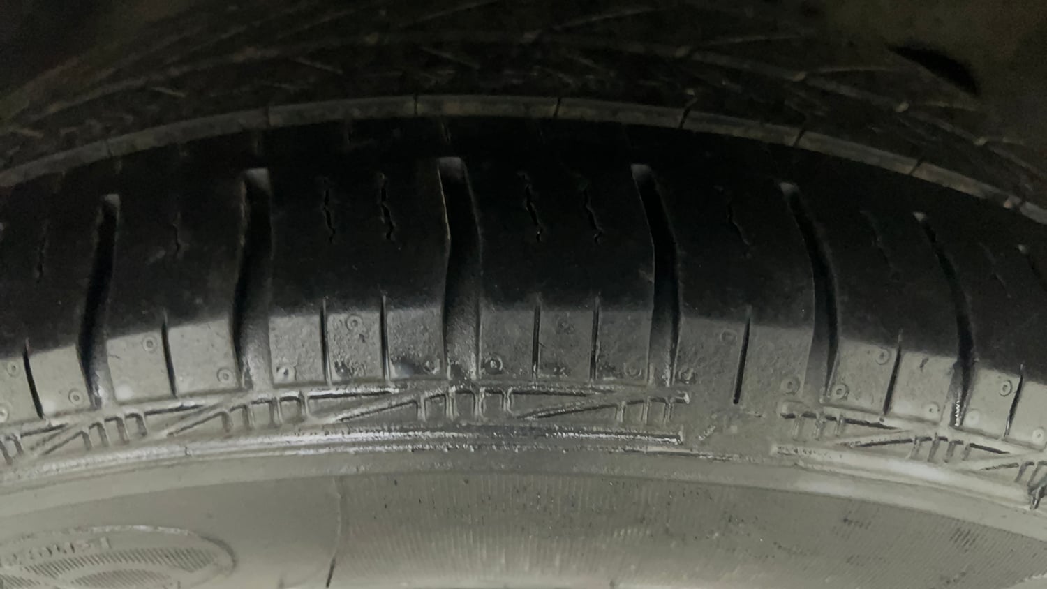 Used 2018 Tata Tigor Revotron XT Petrol Manual tyres RIGHT FRONT TYRE TREAD VIEW