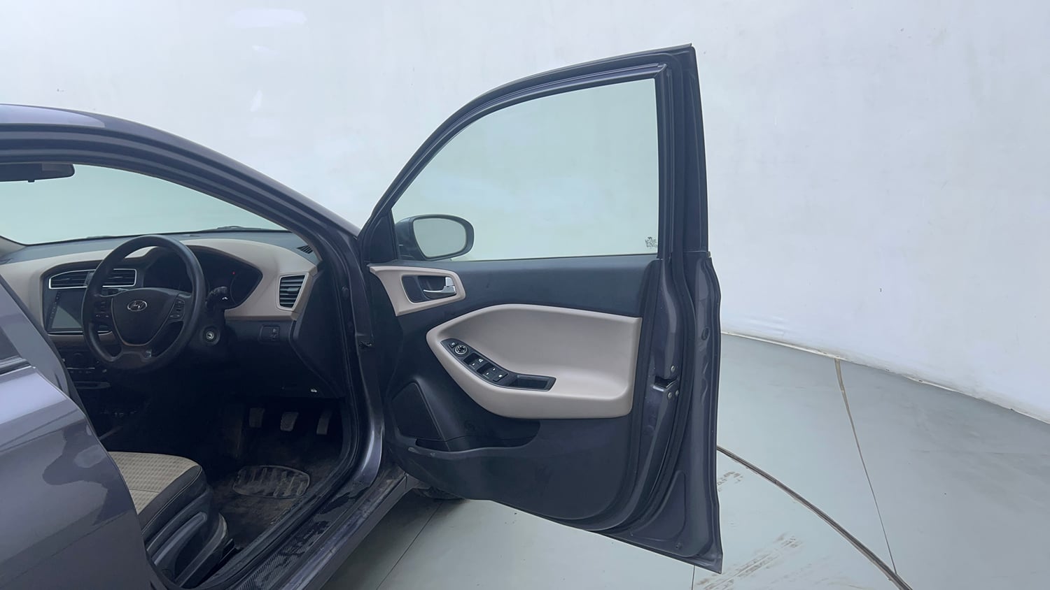 Used 2019 Hyundai Elite i20 Sportz Plus 1.2 Petrol Manual interior RIGHT FRONT DOOR OPEN VIEW