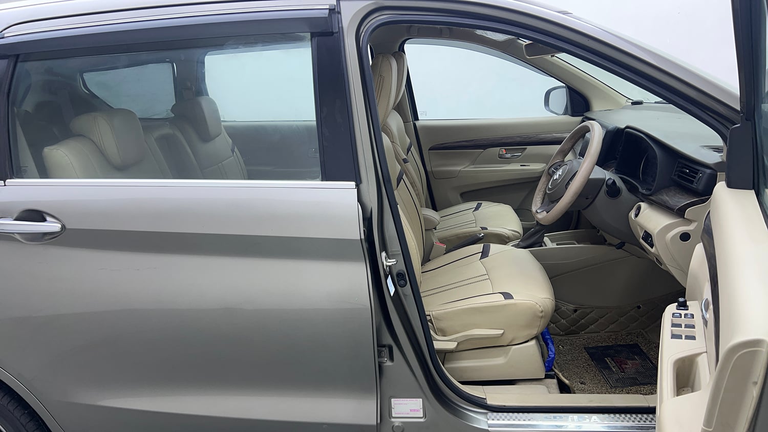 Used 2021 Maruti Suzuki New Ertiga ZXi AT Petrol Automatic interior RIGHT SIDE FRONT DOOR CABIN VIEW