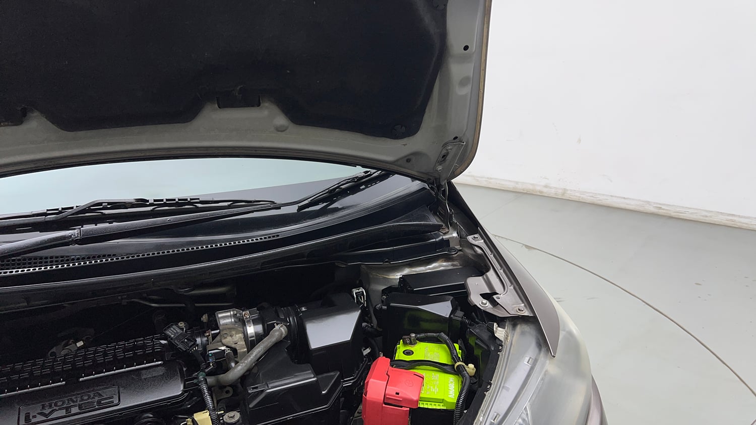 Used 2016 Honda Jazz V Petrol Petrol Manual engine ENGINE LEFT SIDE HINGE & APRON VIEW