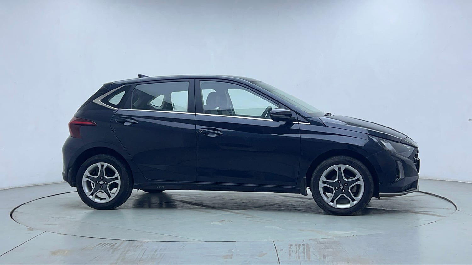 Used 2024 Hyundai New i20 Sportz 1.2 MT Petrol Manual exterior RIGHT SIDE VIEW