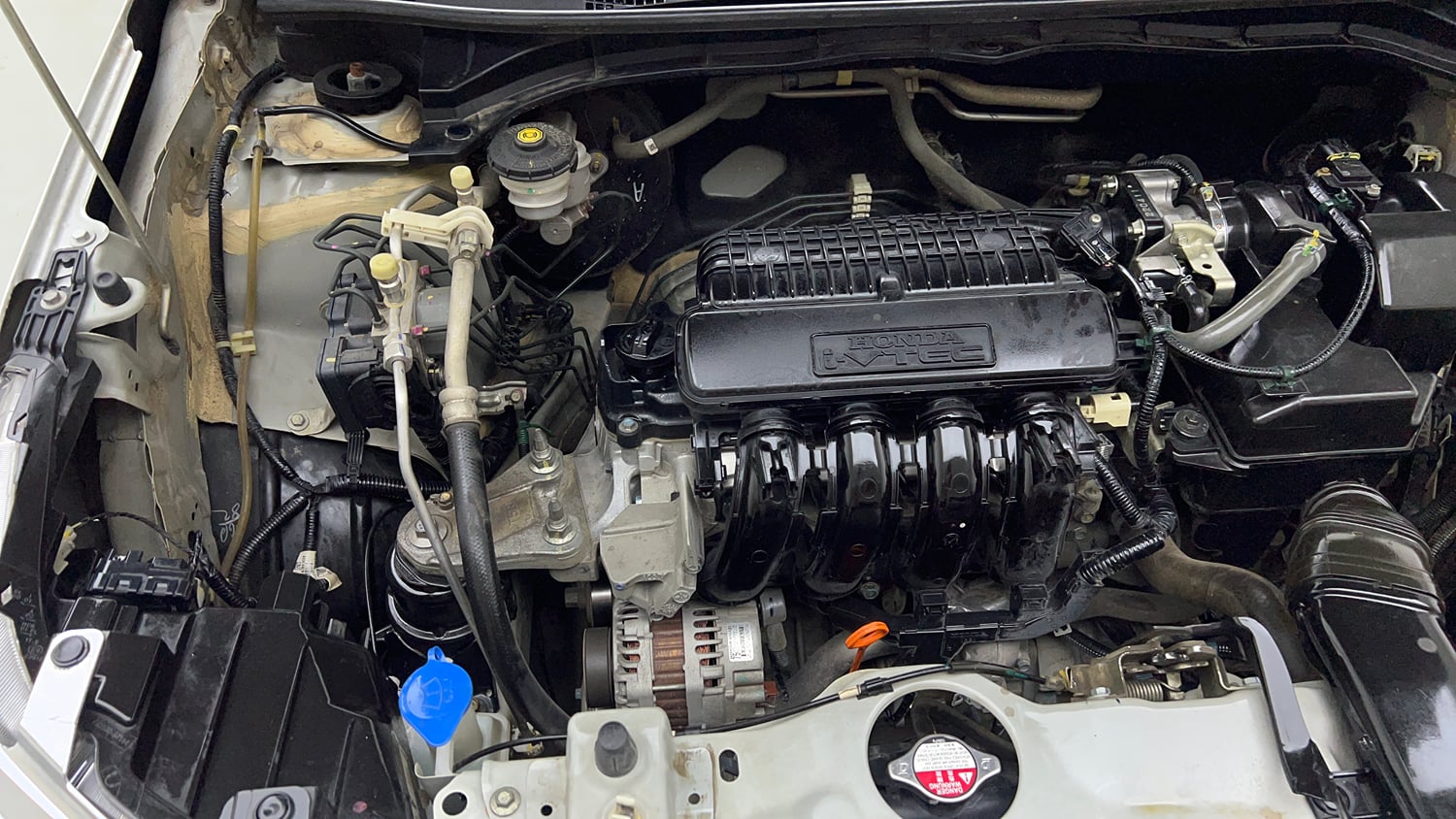 Used 2022 Honda Amaze VX CVT 1.2 Petrol Petrol Automatic engine ENGINE RIGHT SIDE VIEW
