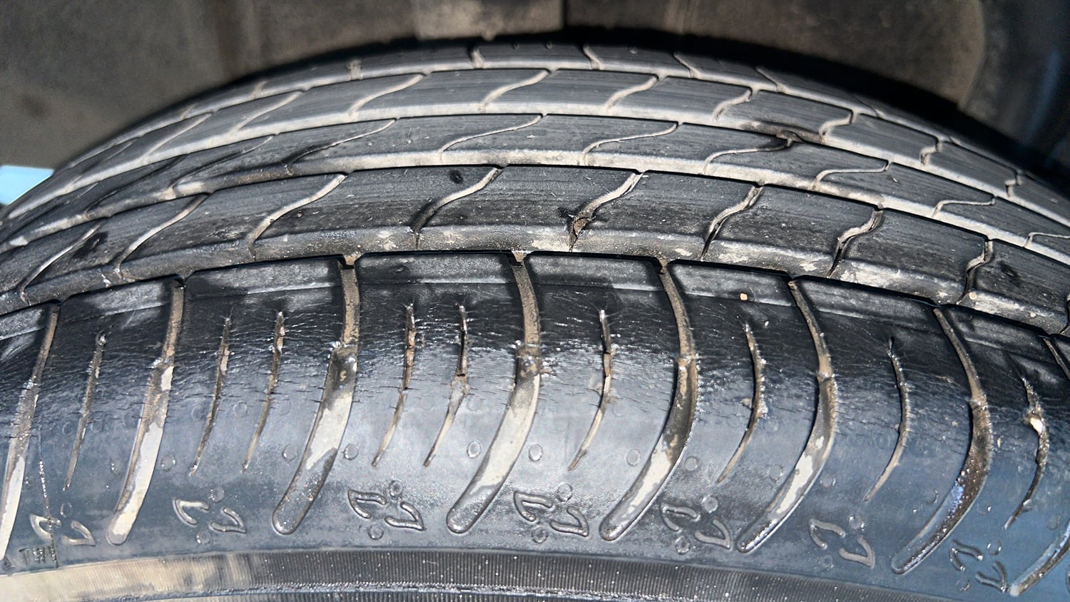 Used 2023 Tata Punch Creative Dual Tone AMT Petrol Automatic tyres RIGHT REAR TYRE TREAD VIEW