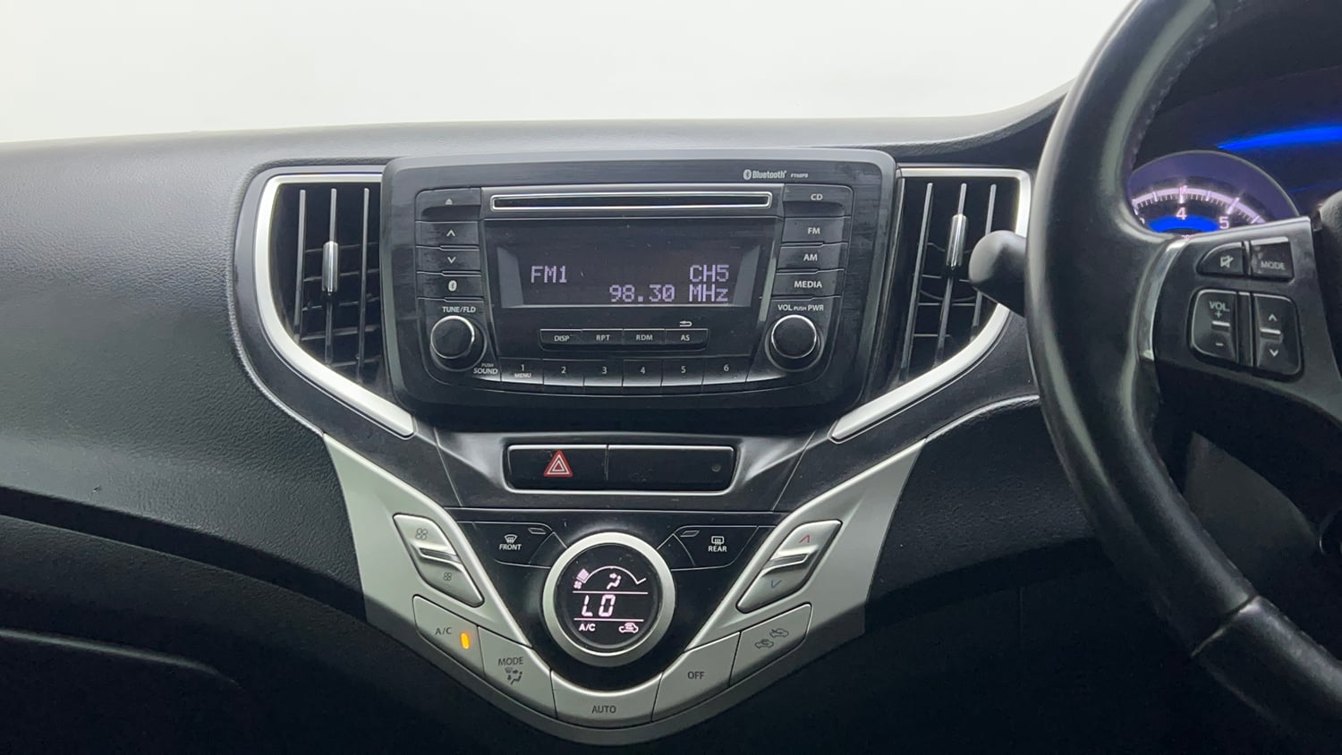 Used 2016 Maruti Suzuki Baleno Zeta 1.2 Petrol Manual interior MUSIC SYSTEM & AC CONTROL VIEW