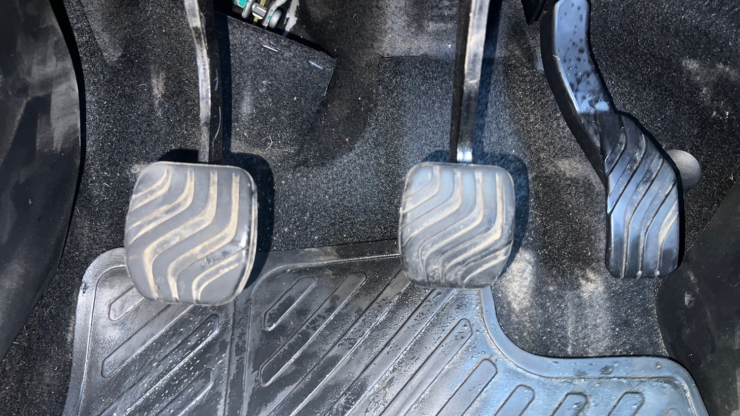 Used 2023 Nissan Magnite XE Petrol Manual interior PEDALS VIEW