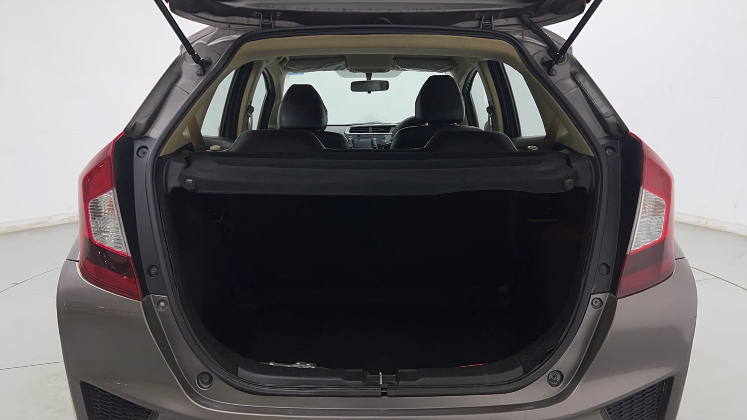 Used 2016 Honda Jazz V Petrol Petrol Manual interior DICKY INSIDE VIEW