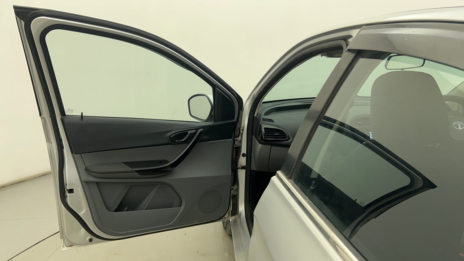 Used 2018 Tata Tigor Revotron XT Petrol Manual interior LEFT FRONT DOOR OPEN VIEW