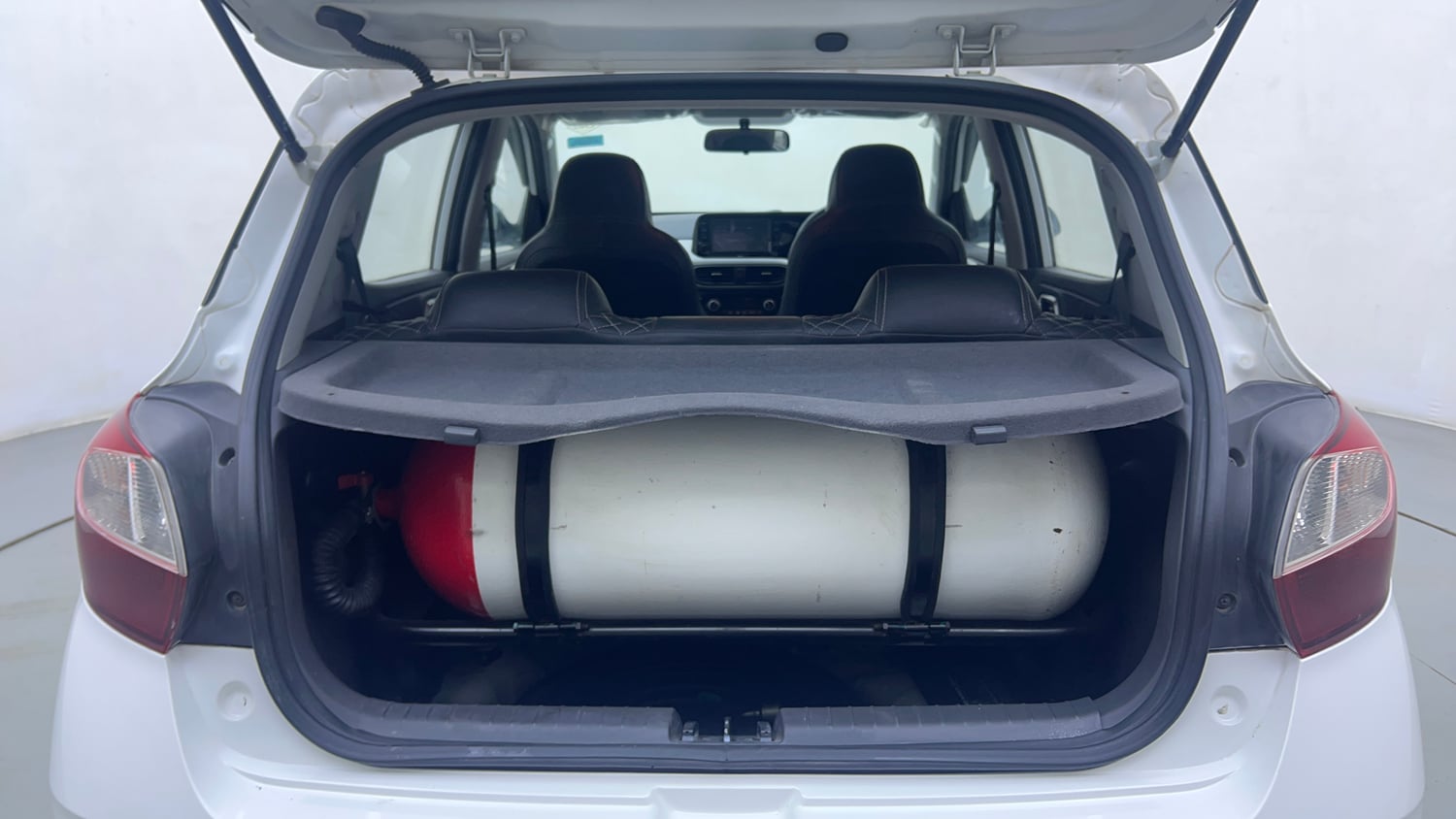 Used 2021 Hyundai Grand i10 Nios Sportz 1.2 Kappa VTVT CNG Cng Manual interior DICKY INSIDE VIEW