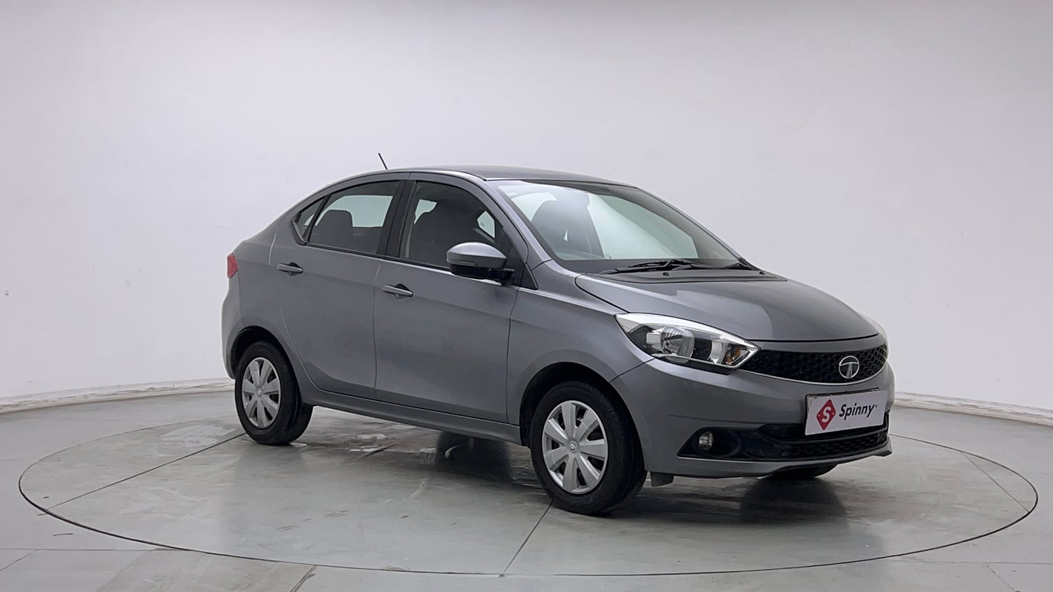 Used 2018 Tata Tigor Revotron XT Petrol Manual exterior RIGHT FRONT CORNER VIEW