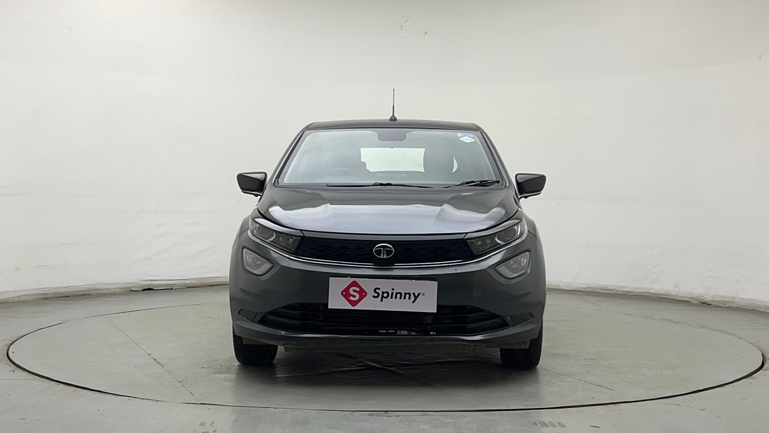 Used 2024 Tata Altroz XZ iCNG Cng Manual exterior FRONT VIEW