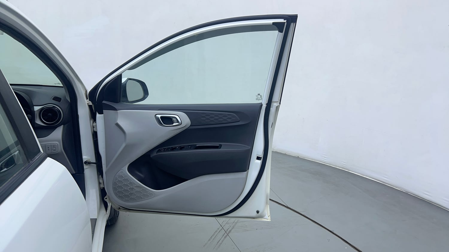 Used 2021 Hyundai Grand i10 Nios Sportz 1.2 Kappa VTVT CNG Cng Manual interior RIGHT FRONT DOOR OPEN VIEW