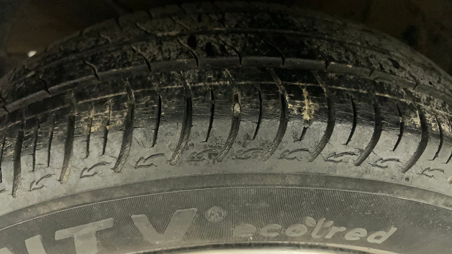Used 2020 Maruti Suzuki Baleno Delta Petrol Manual tyres LEFT FRONT TYRE TREAD VIEW
